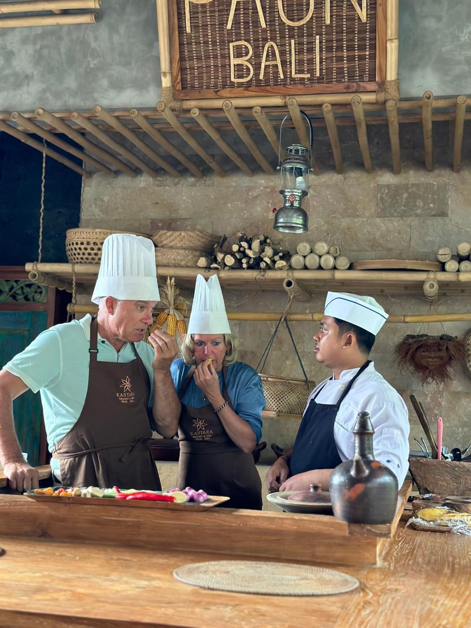 Kastara Resort Ubud Exterior foto Cooking class at the resort